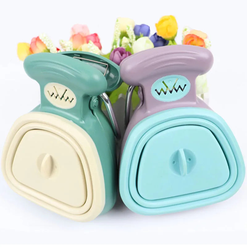 Portable Foldable Dog Pooper Scooper with 1 Roll Waste Bags